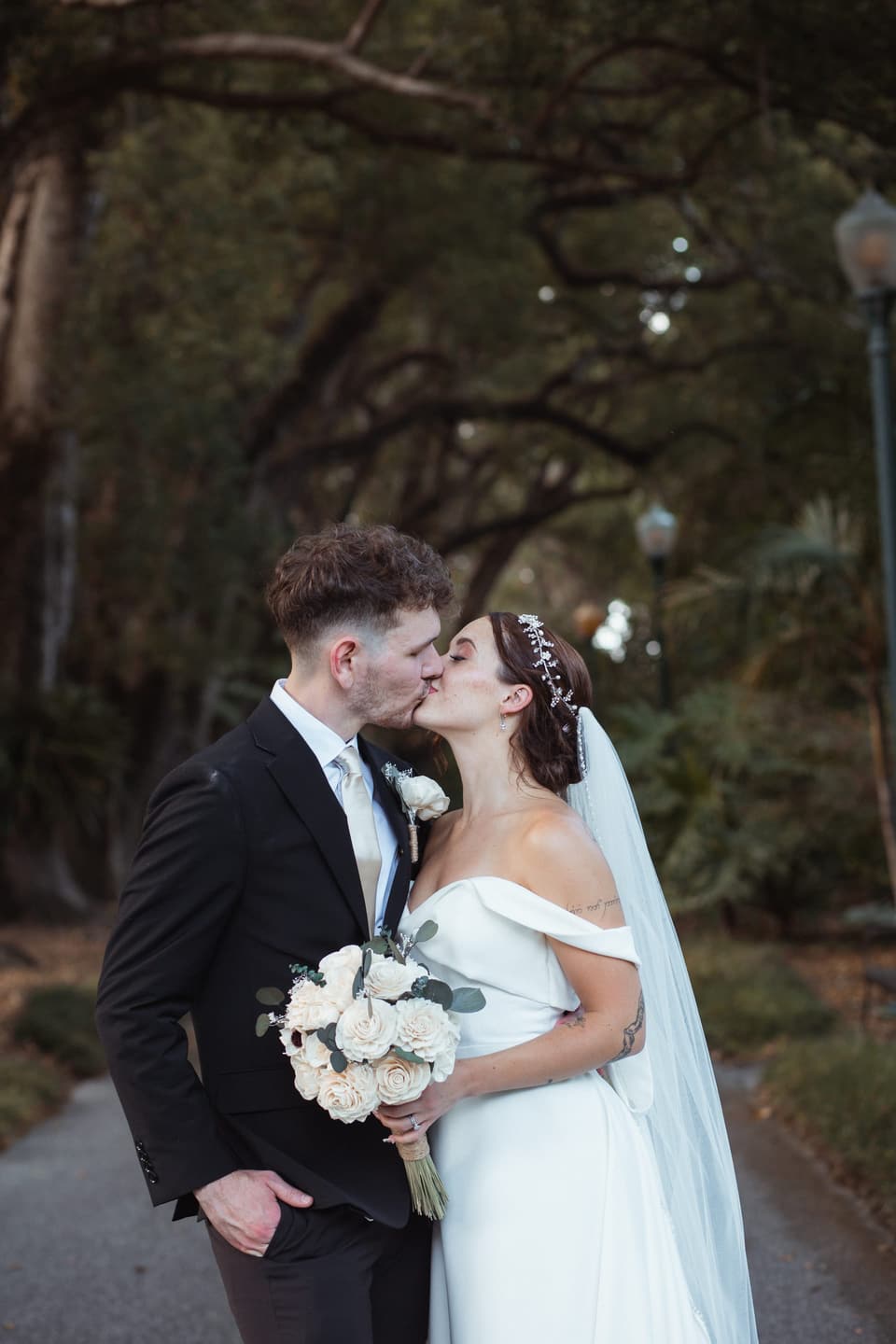 Leah + Colton — photograph 28 of 33