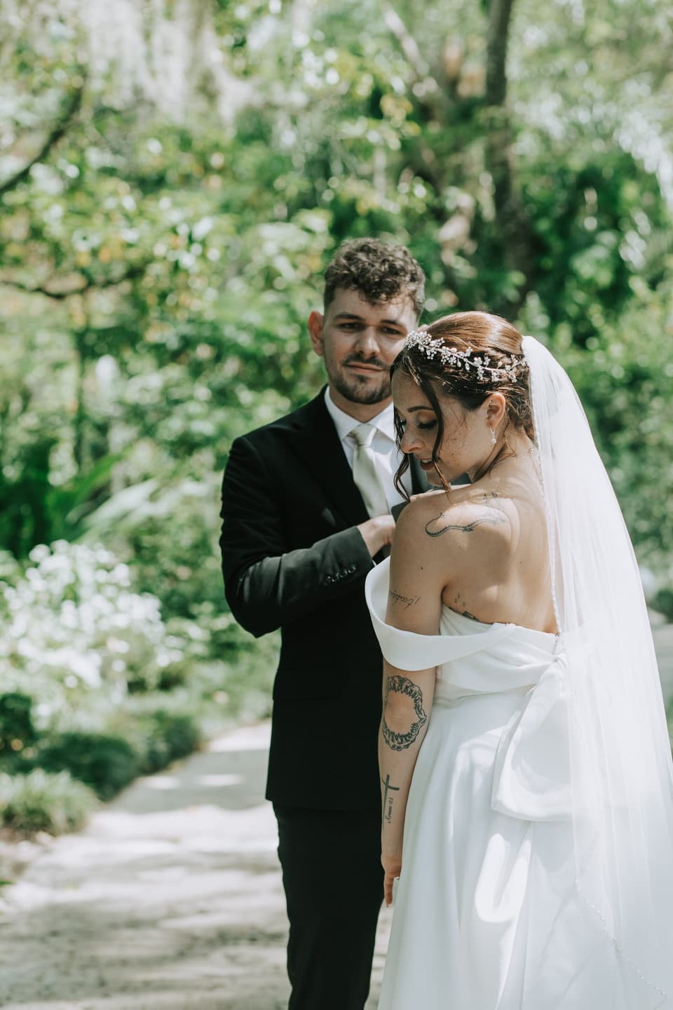 Leah + Colton — photograph 14 of 33