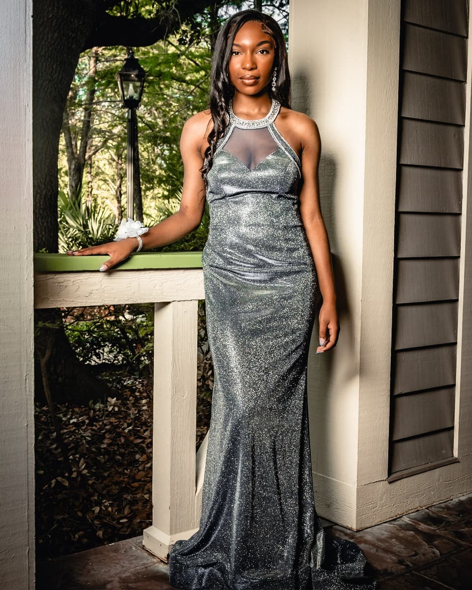 Prom — photograph 11 of 38
