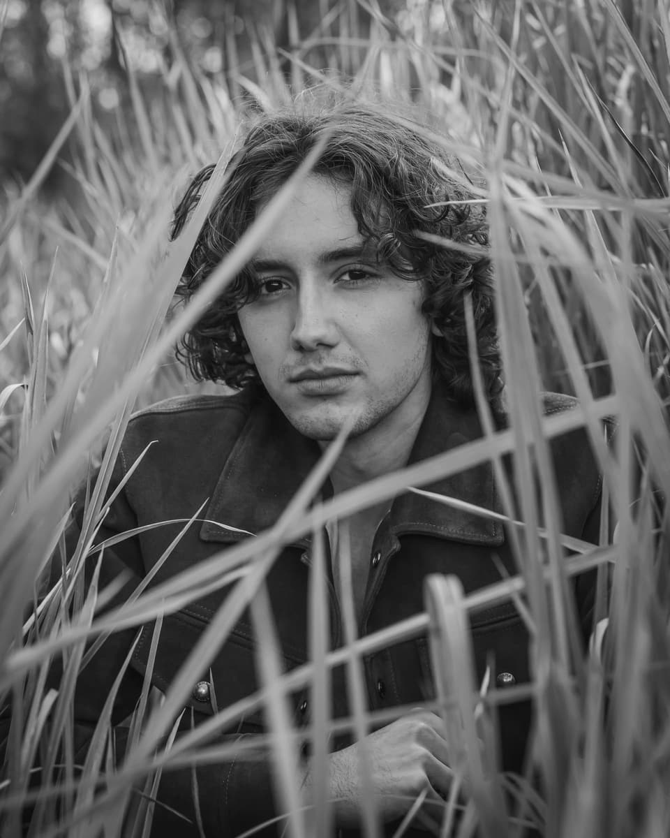 Luis — photograph 8 of 16
