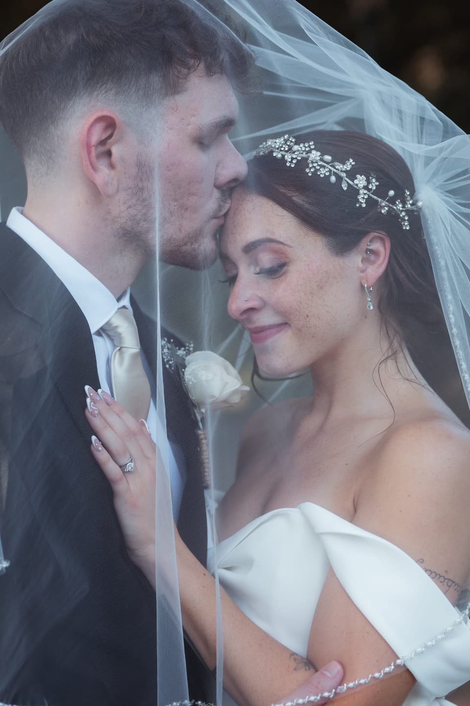 Leah + Colton — photograph 32 of 33