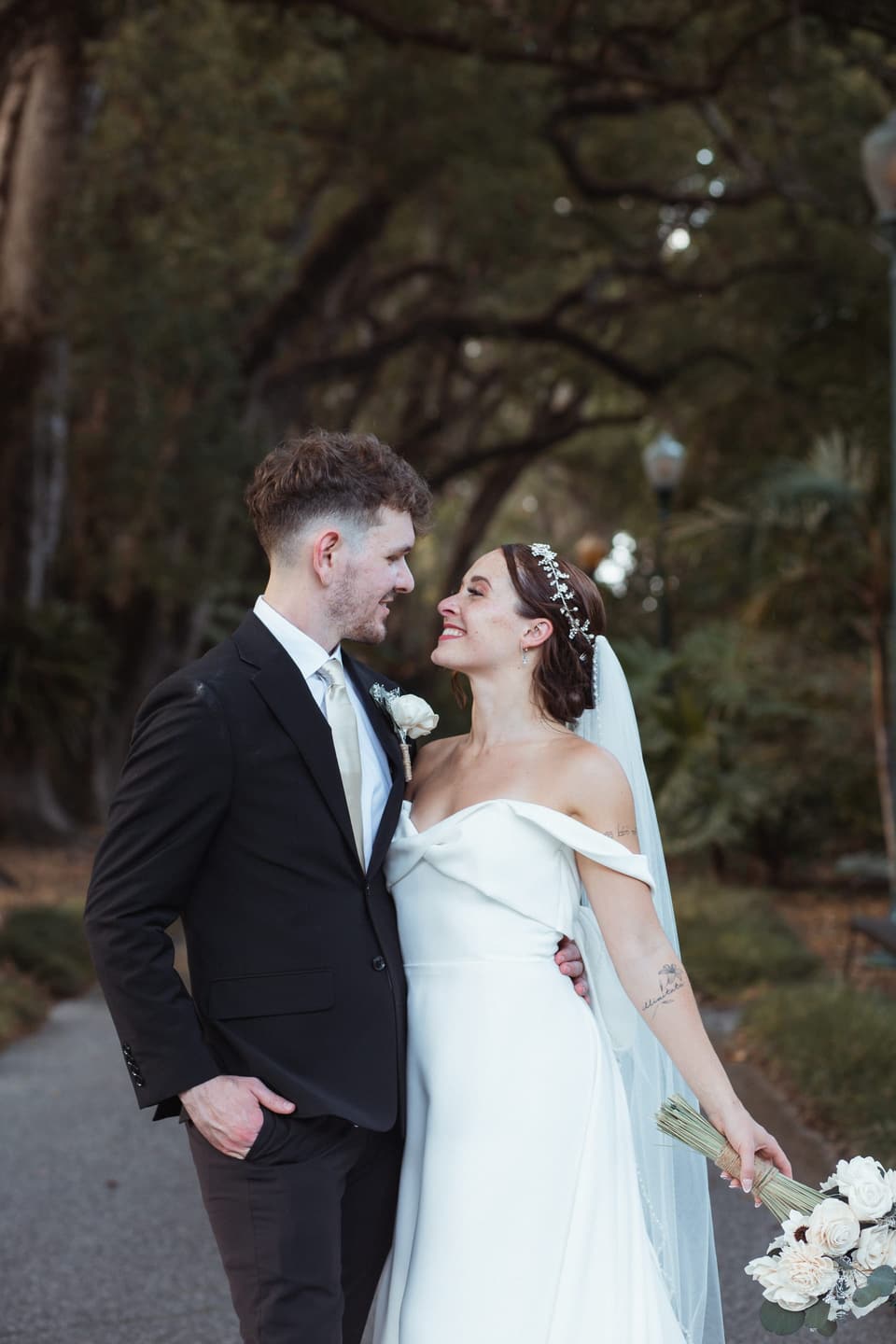 Leah + Colton — photograph 29 of 33