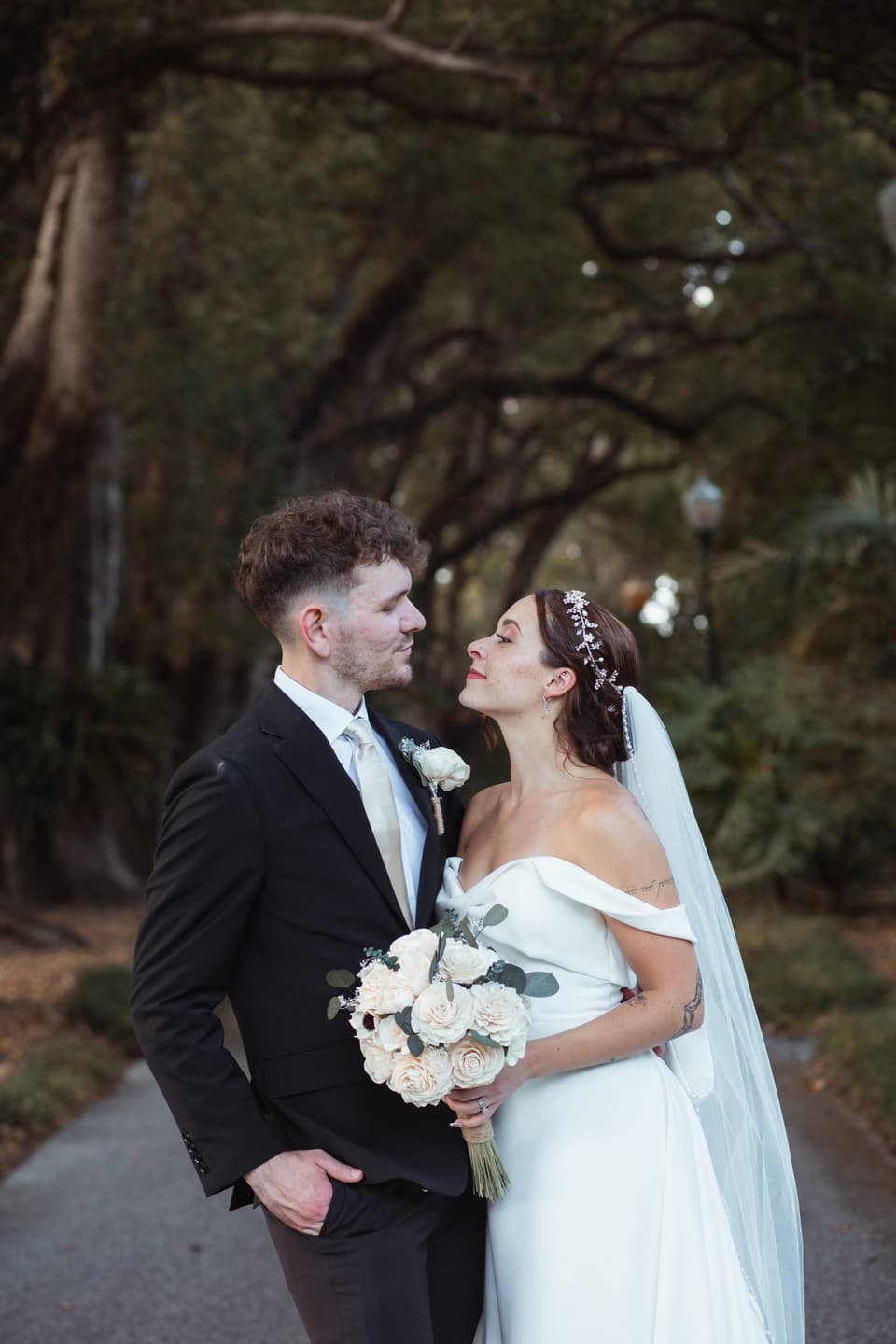 Leah + Colton — photograph 27 of 33