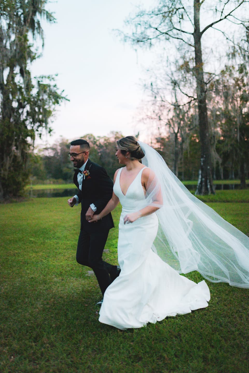 Alex + Kayel — photograph 6 of 22