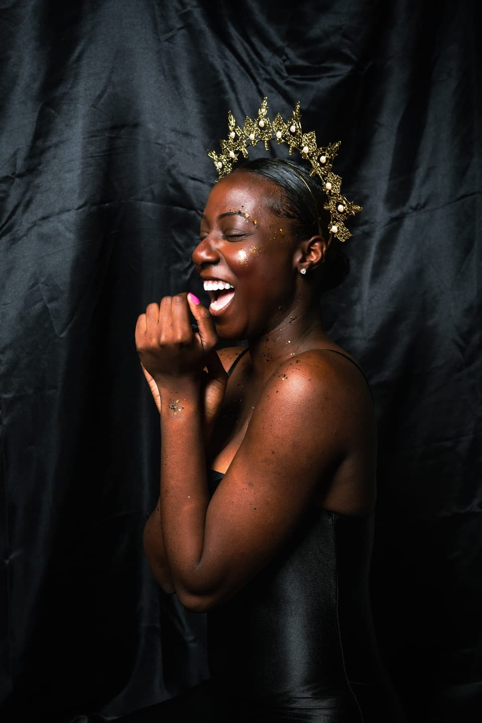 Sara — photograph 1 of 9